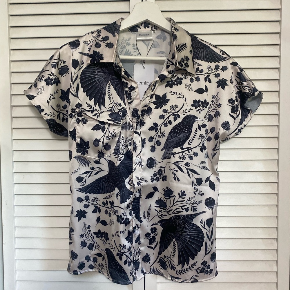 Hemloya Silk White/Black Crown button shirt, never worn!